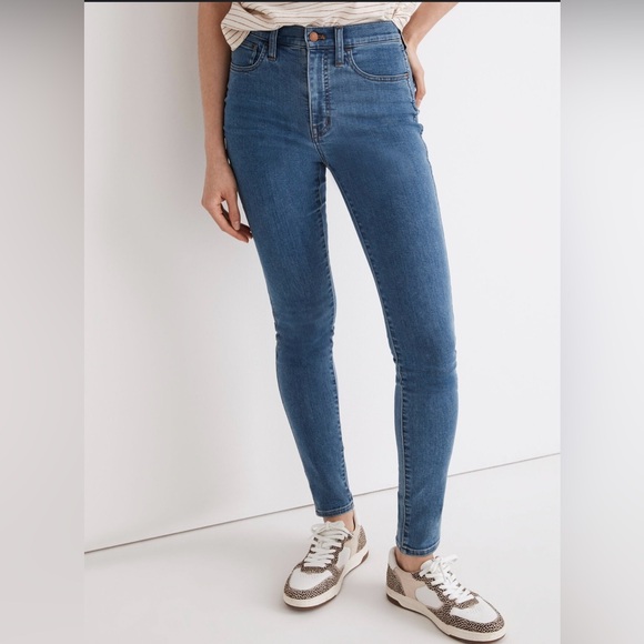 Madewell 10" High-Rise Roadtripper Supersoft Jeans in Motte Wash 27 - Picture 1 of 13